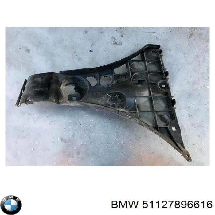 Купити 51127896616 BMW Направляюча заднього бампера, права