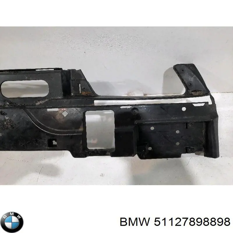 51127898898 BMW Шина бампера заднього