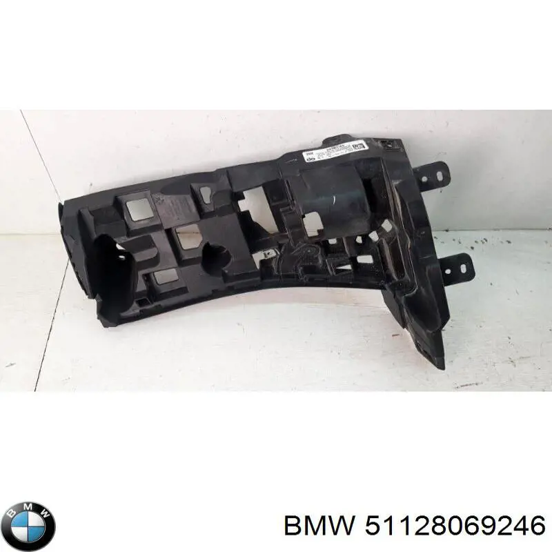 Кронштейн бампера заднього, правий Autotechteile 7145198 ціна, від 67.34 USD