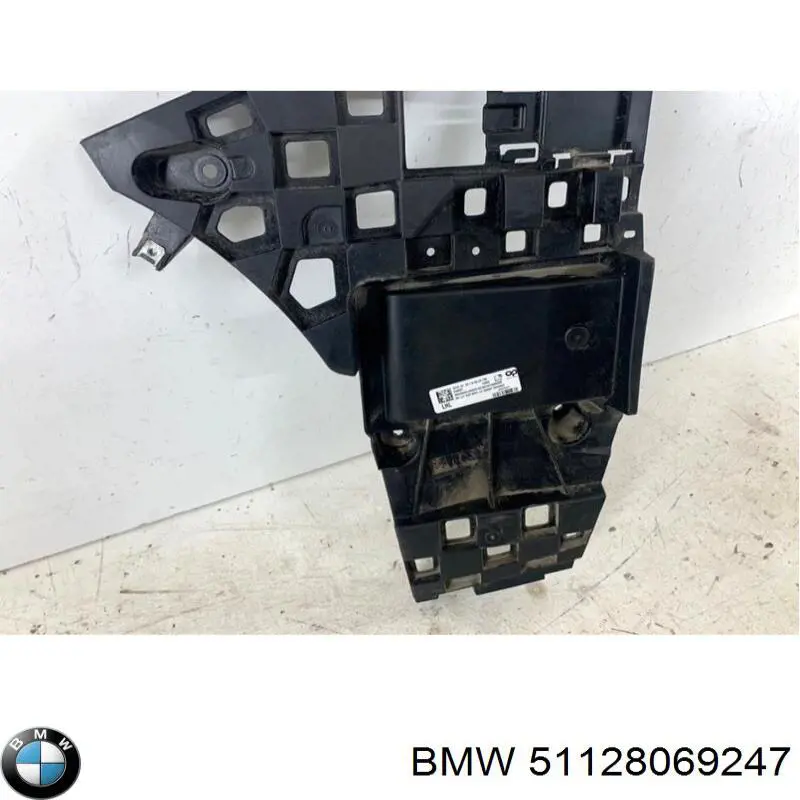 Купити 7155101 Autotechteile Кронштейн бампера заднього, зовнішній лівий