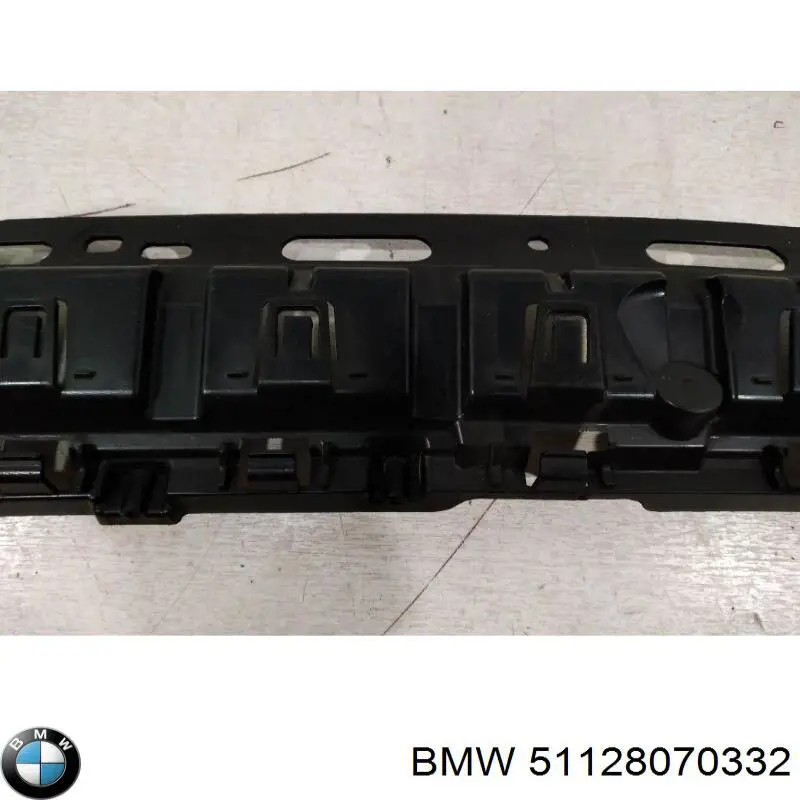 51128070332 BMW Кронштейн бампера заднього, центральний