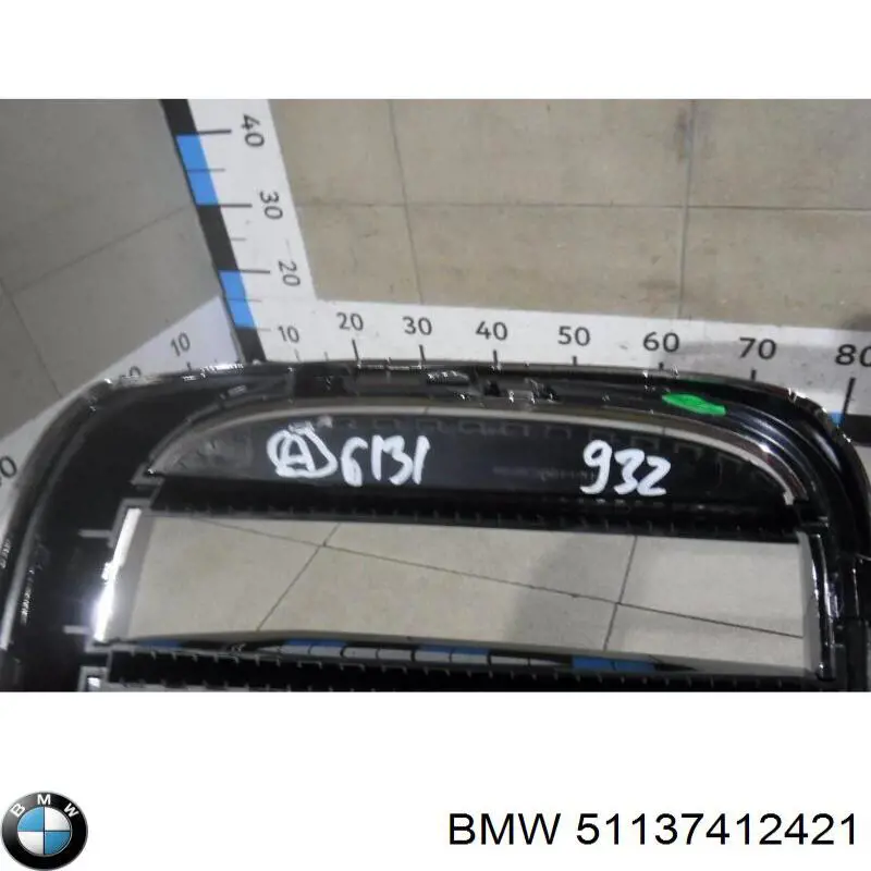 Решітка радіатора 51137412421 BMW
