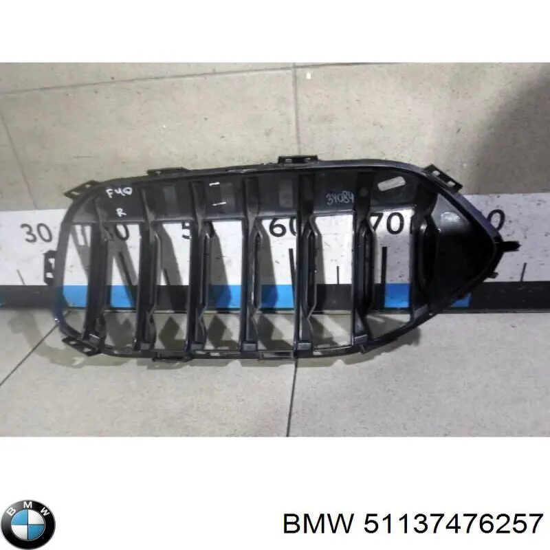 Решітка радіатора 51137476257 BMW
