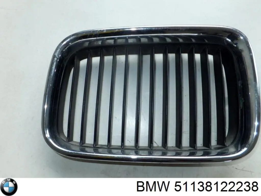 Решітка радіатора права BMW 51138122238 ціна, від 15.06 USD