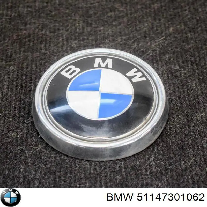 51147301062 BMW Емблема капота