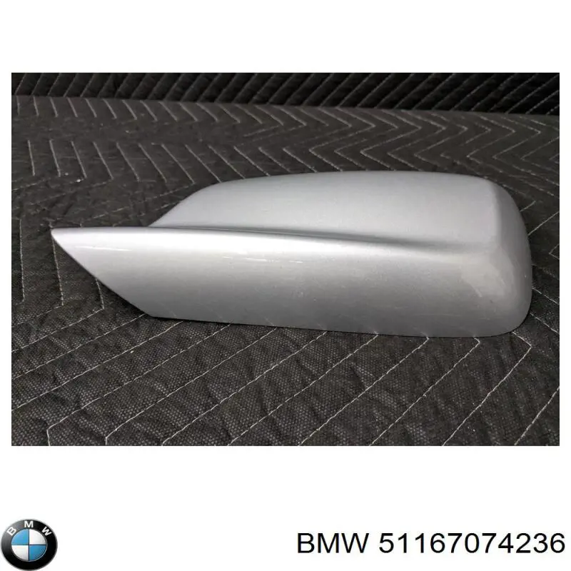 Накладка/кришка дзеркала заднього виду, права на BMW 7 (E65,66)