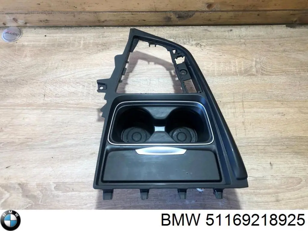 Декоративна накладка центральної консолі BMW 51169218925 ціна, від 9.84 USD
