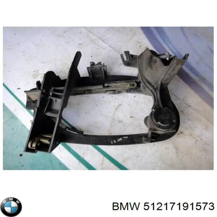 Тримач зовнішньої ручки дверей, передньої лівої 51217013705 BMW