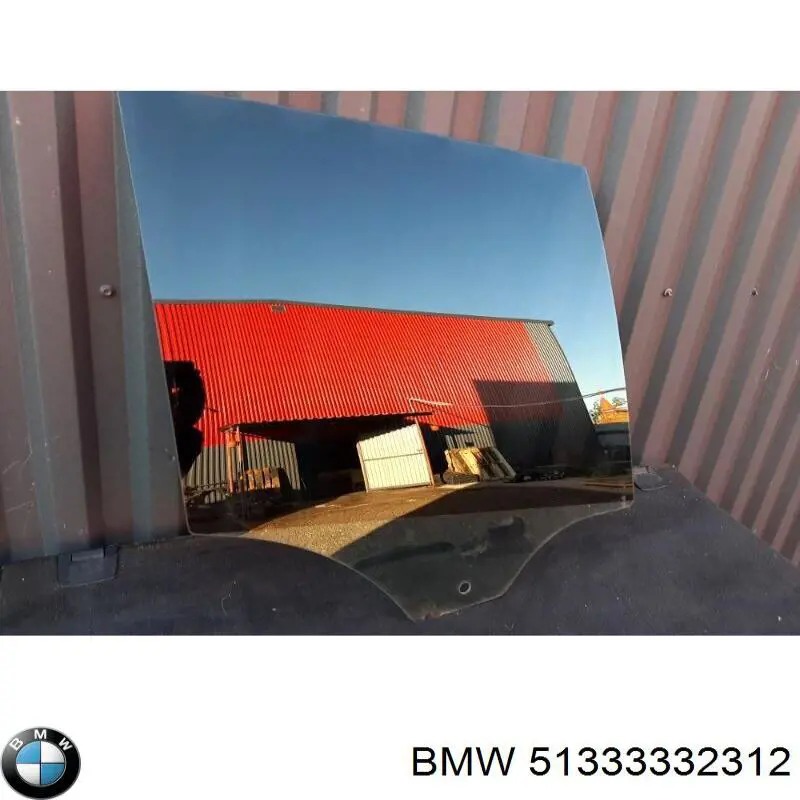 Вікно задніх дверей на BMW X3 (E83)