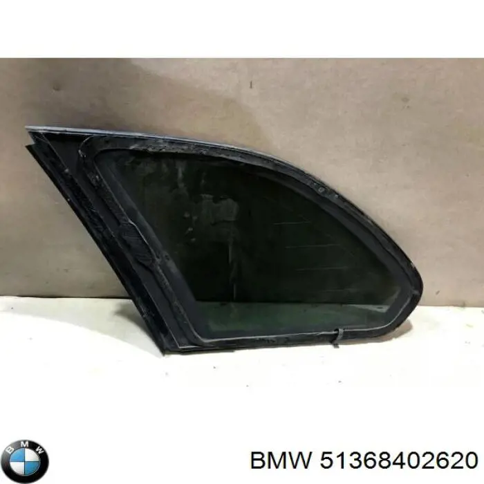 51368402620 BMW Скло багажного відсіку, праве