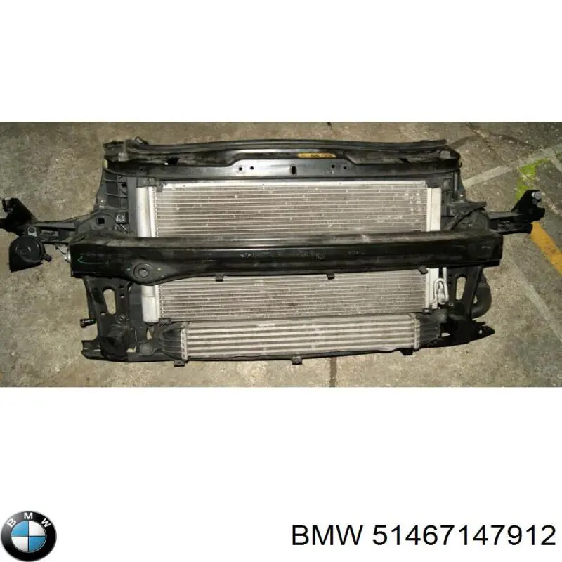 Рамка радіатора 51467147912 BMW