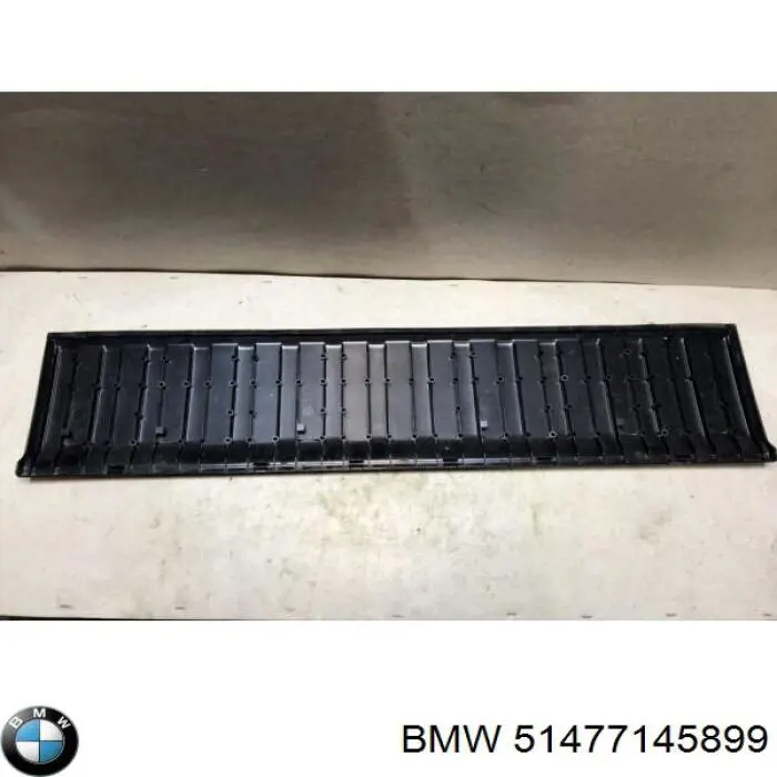 Облицювання задньої панелі багажника 51477145899 BMW