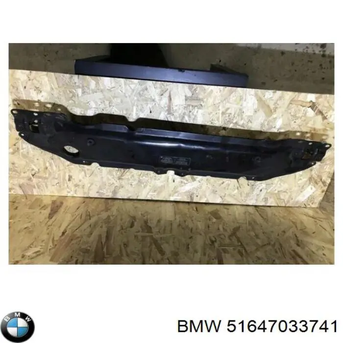 7033741 BMW Супорт радіатора верхній/монтажна панель кріплення фар