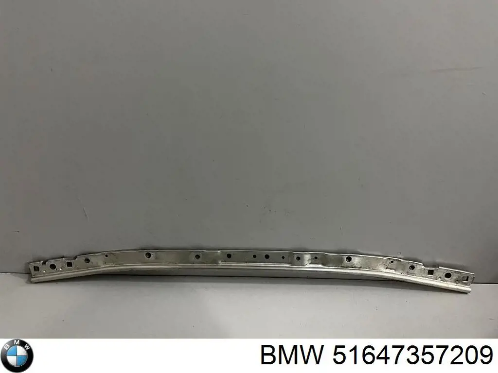 Супорт радіатора верхній/монтажна панель кріплення фар на BMW 6 (G32)