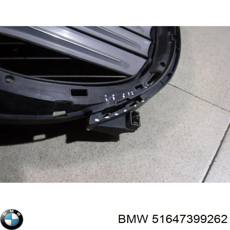  51137468217 BMW