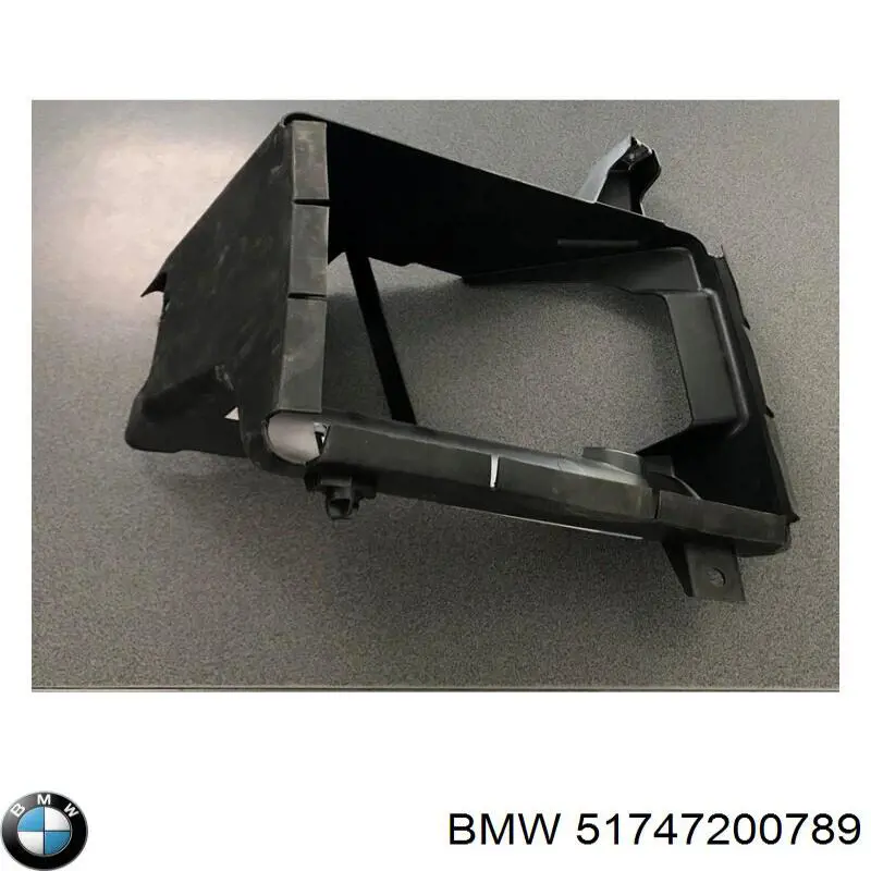 Повітропровід / дефлектор масляного радіатора на BMW 5 (F10)