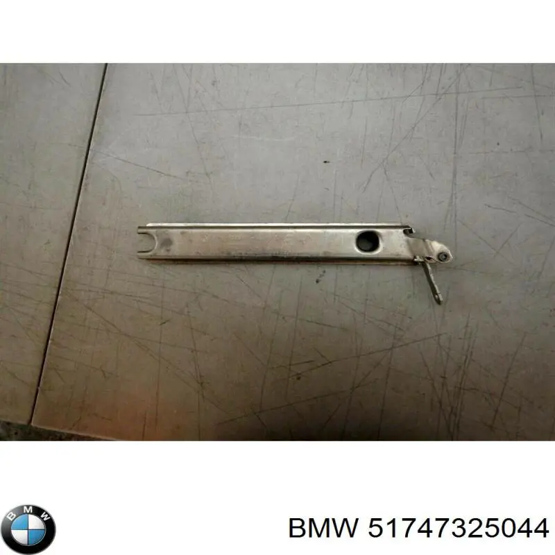  51747325044 BMW