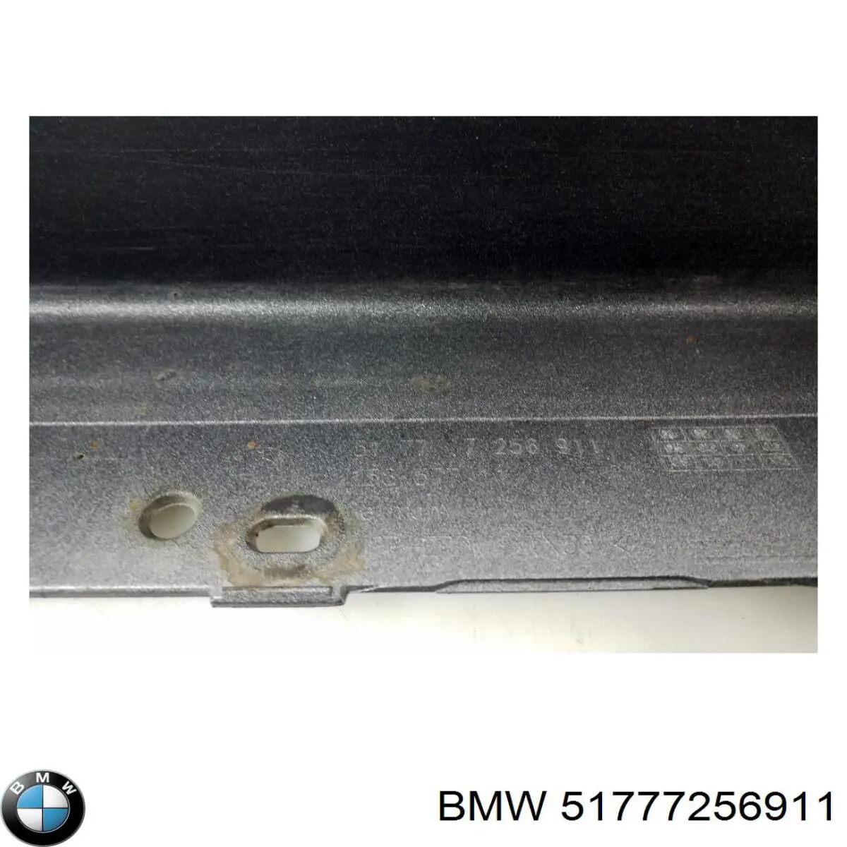 51777256911 BMW Накладка зовнішня (молдинг) порога, лівий