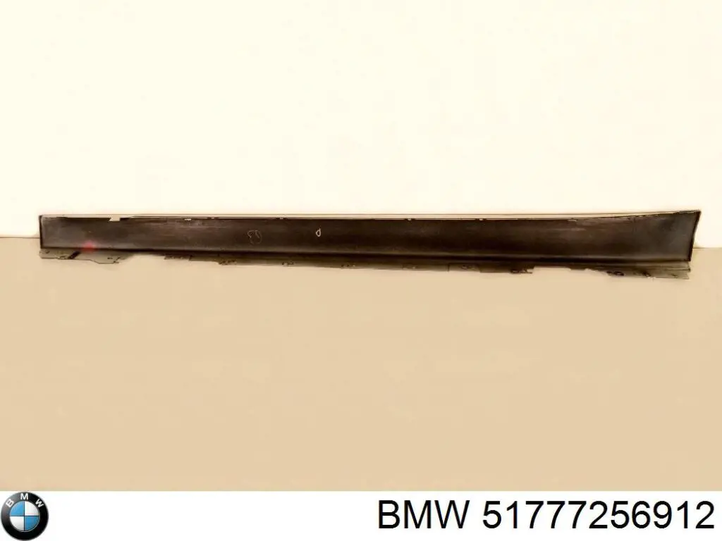 Накладка зовнішня (молдинг) порога, правий PBM76056AR Signeda