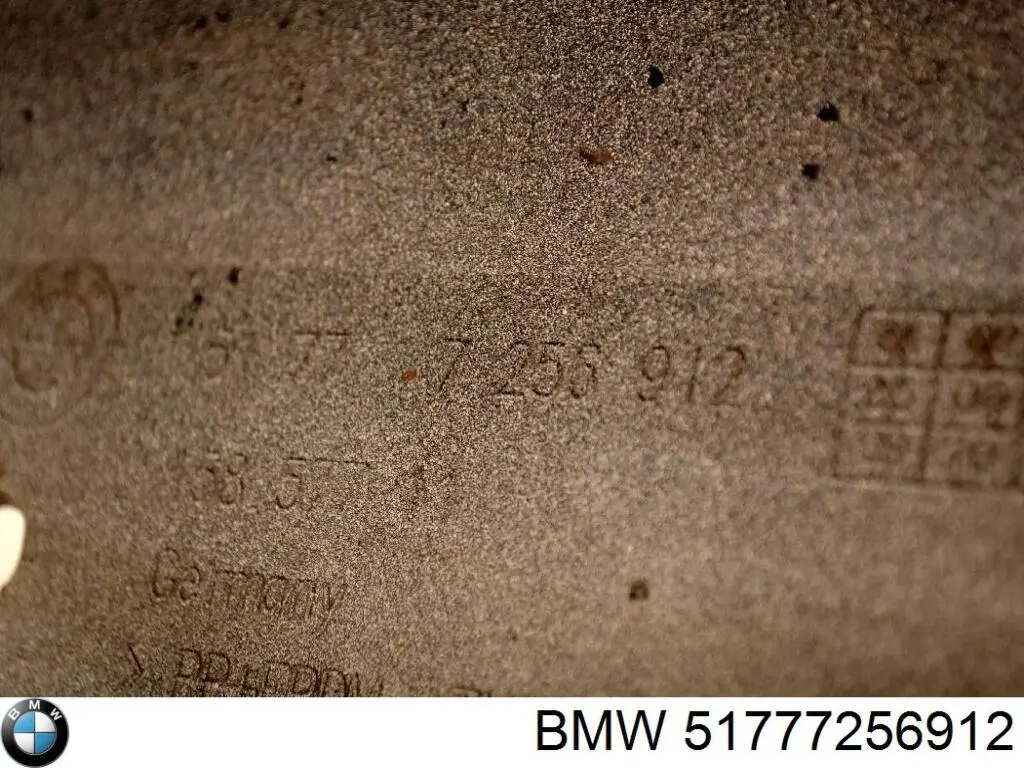 Купити 51777256912 BMW Накладка зовнішня (молдинг) порога, правий