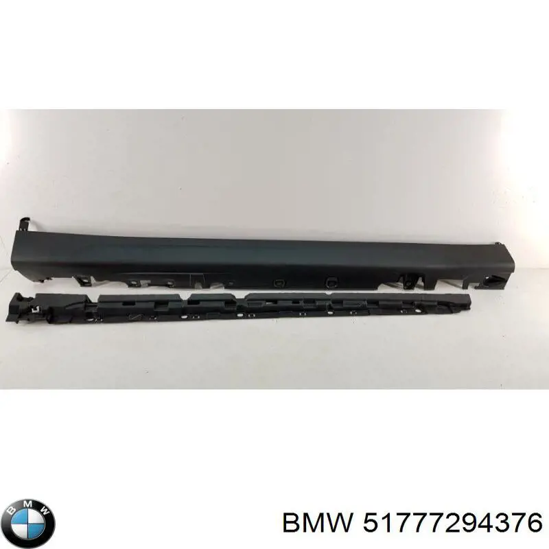 51777294376 BMW Накладка зовнішня (молдинг) порога, правий
