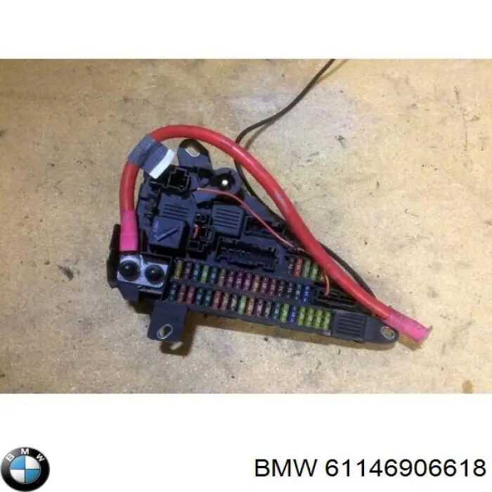 61146906618 BMW Блок запобіжників задній, салонний