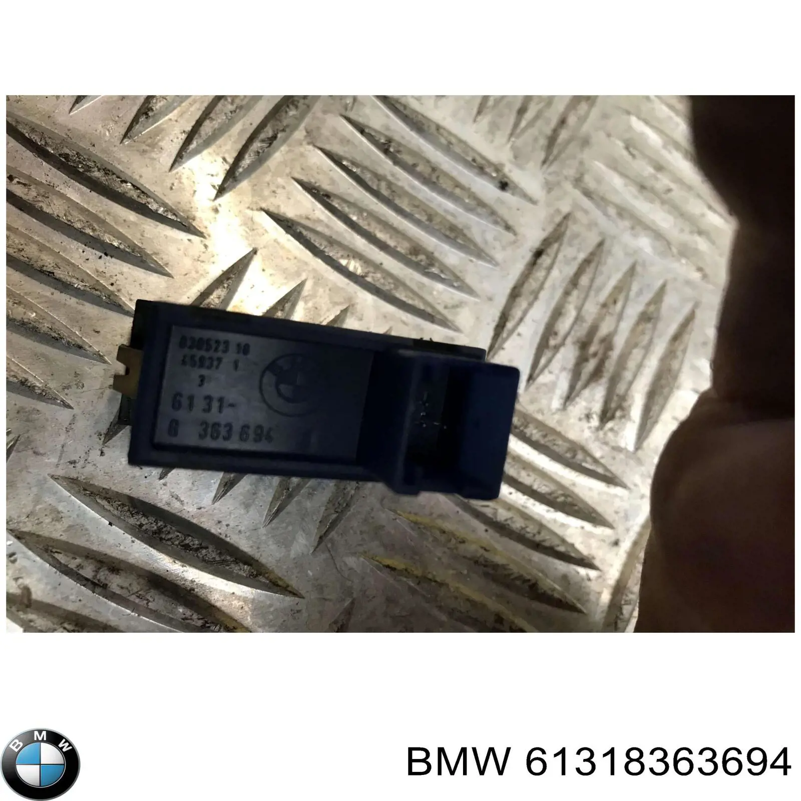  BMW 8363694