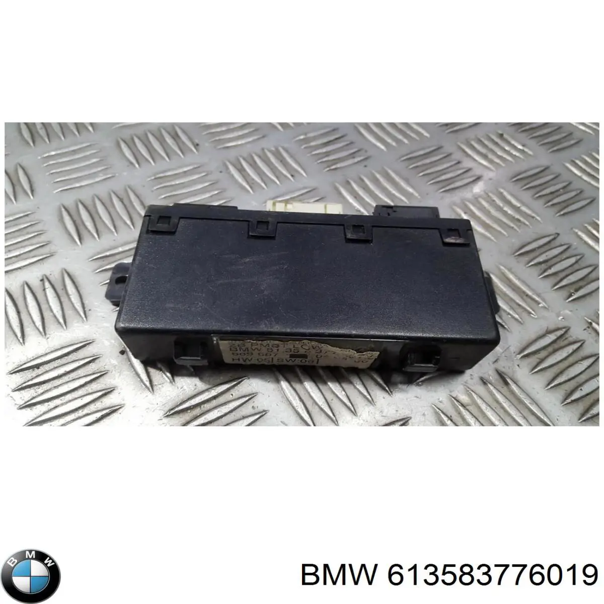  613583776019 BMW