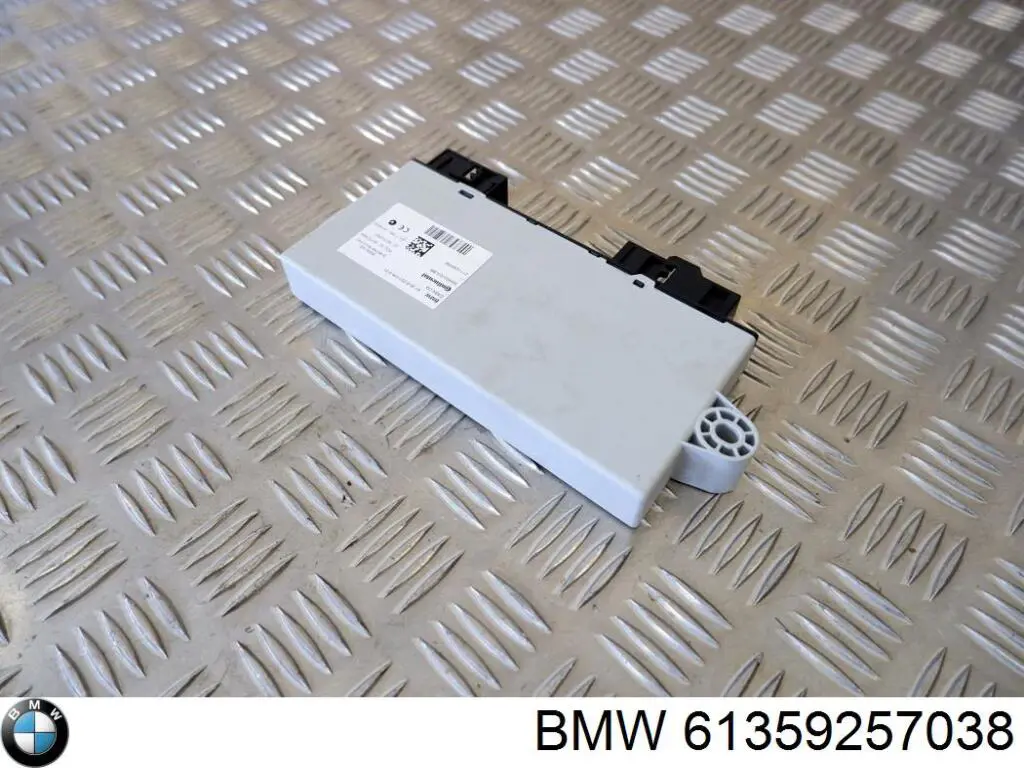 Купити 61359257038 BMW 