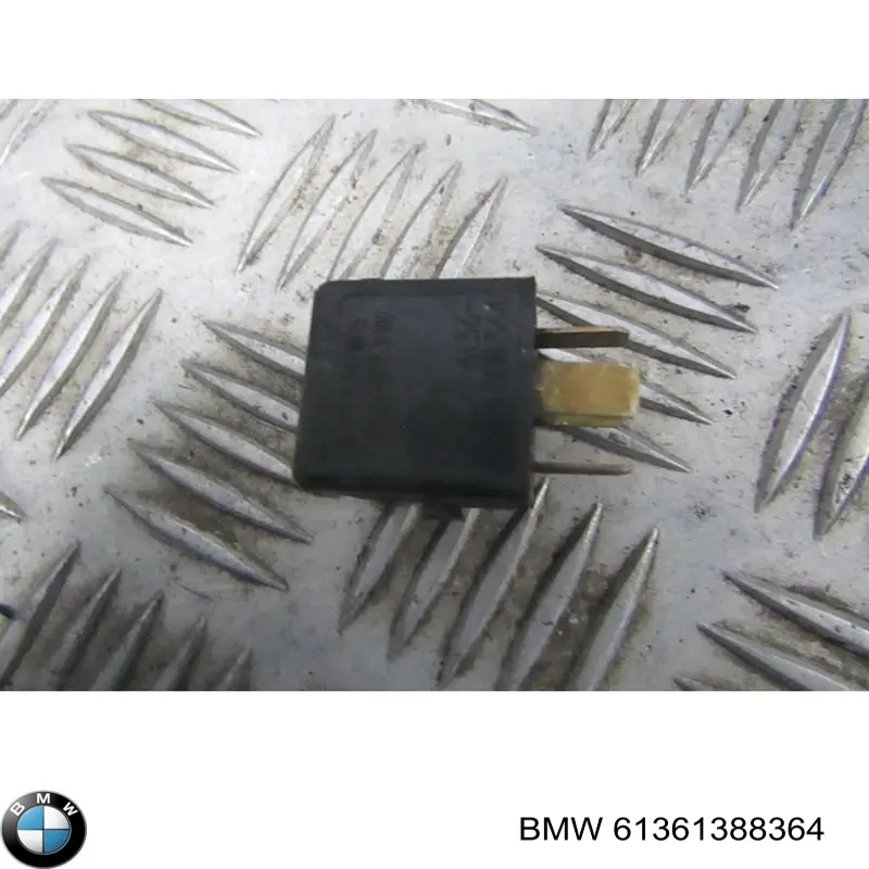 1382353 BMW 