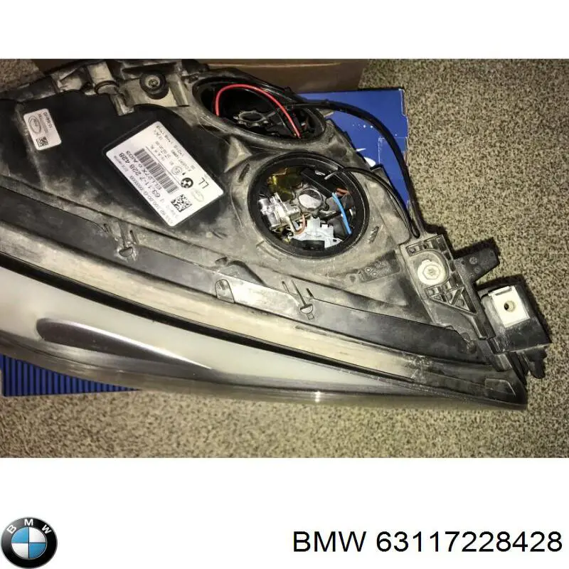 Купити 63117228428 BMW Права блок фара