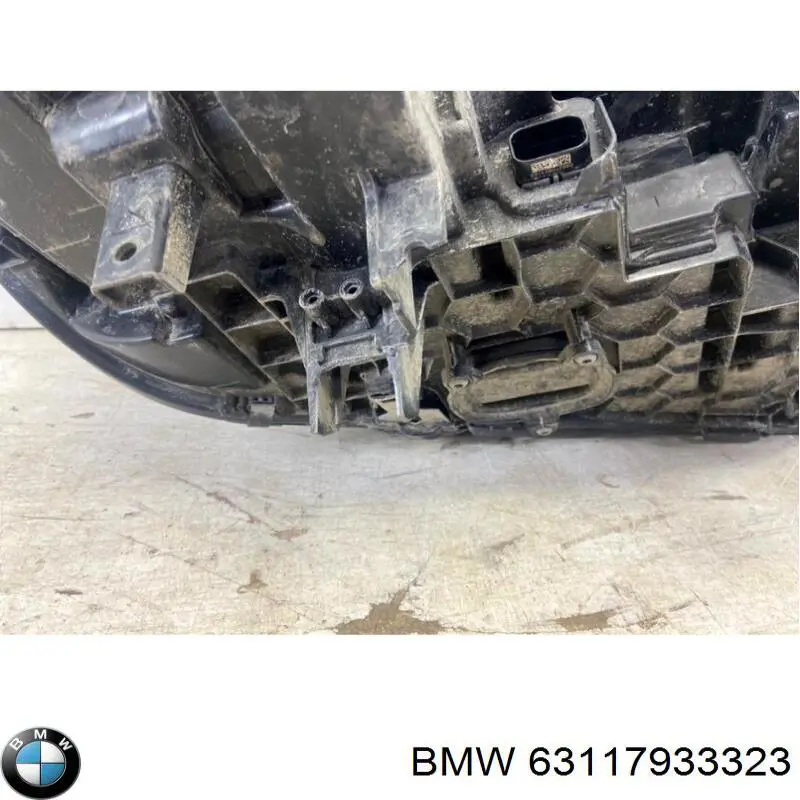 Фара BMW 63117933323