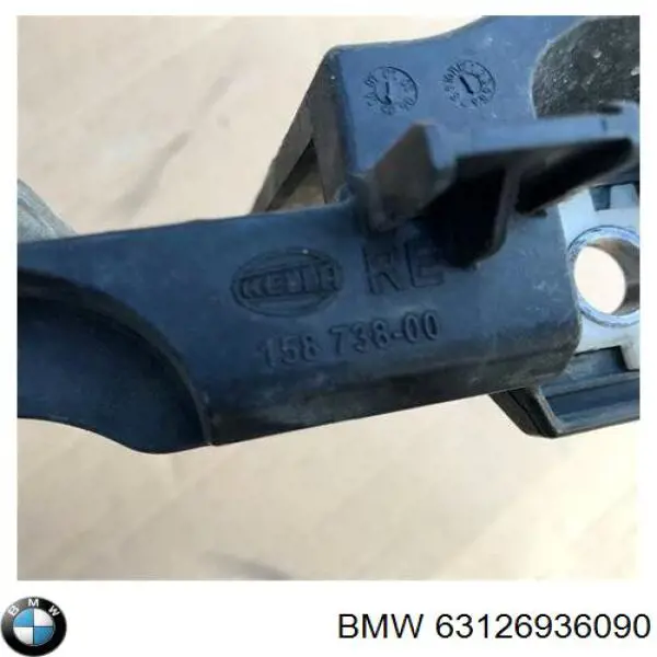 Купити PBM99216R Signeda Кронштейн-адаптер кріплення фари передньої, правої