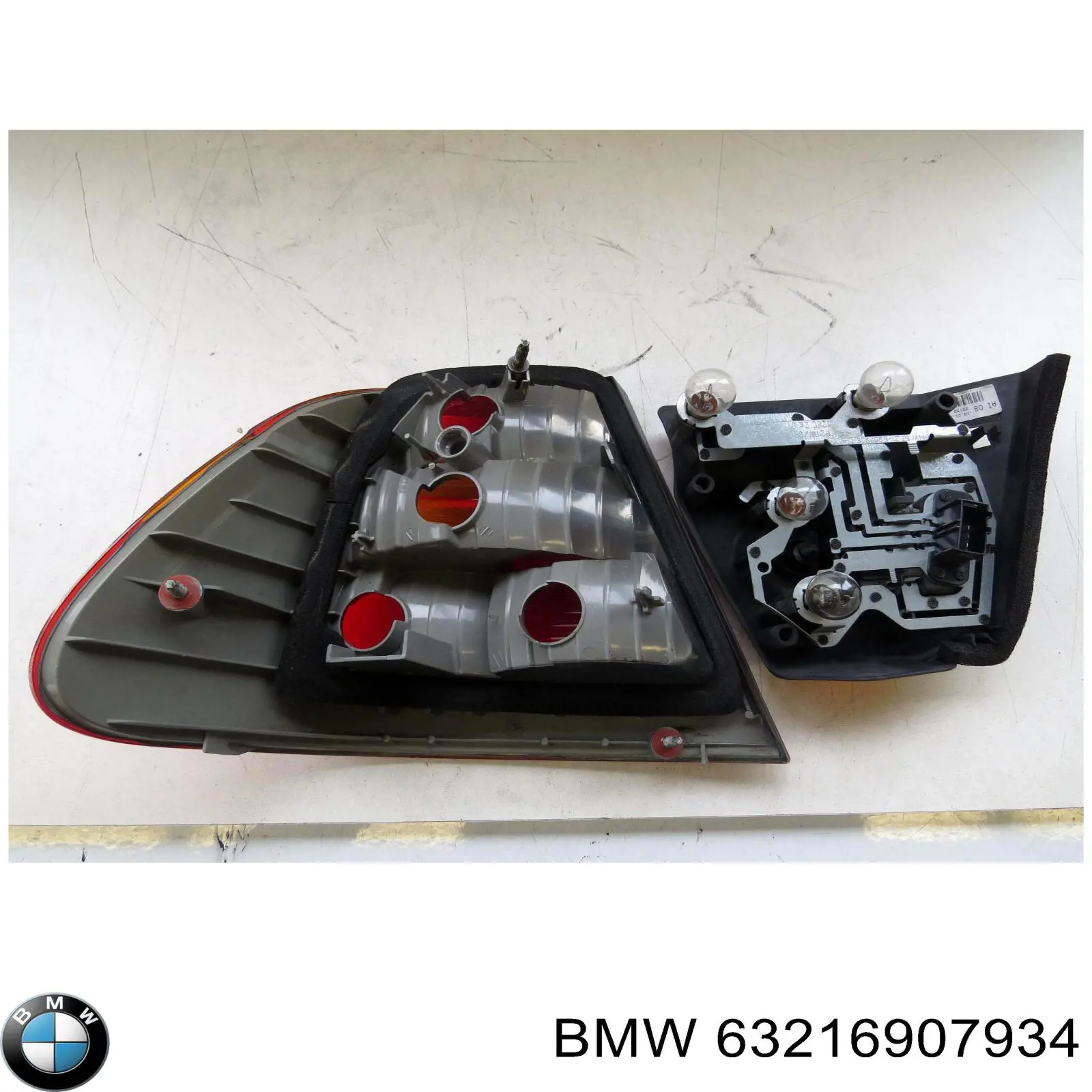 63210140253 BMW Задній правий зовнішній ліхтар