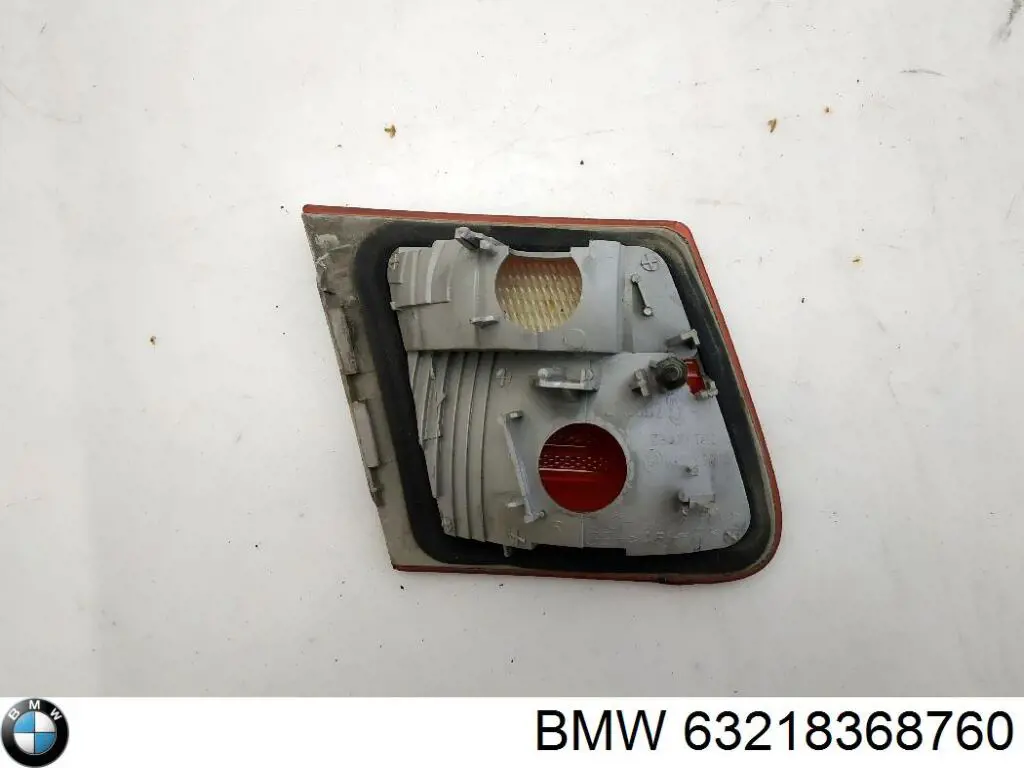 Купити 8368760 BMW Ліхтар задній внутрішній правий