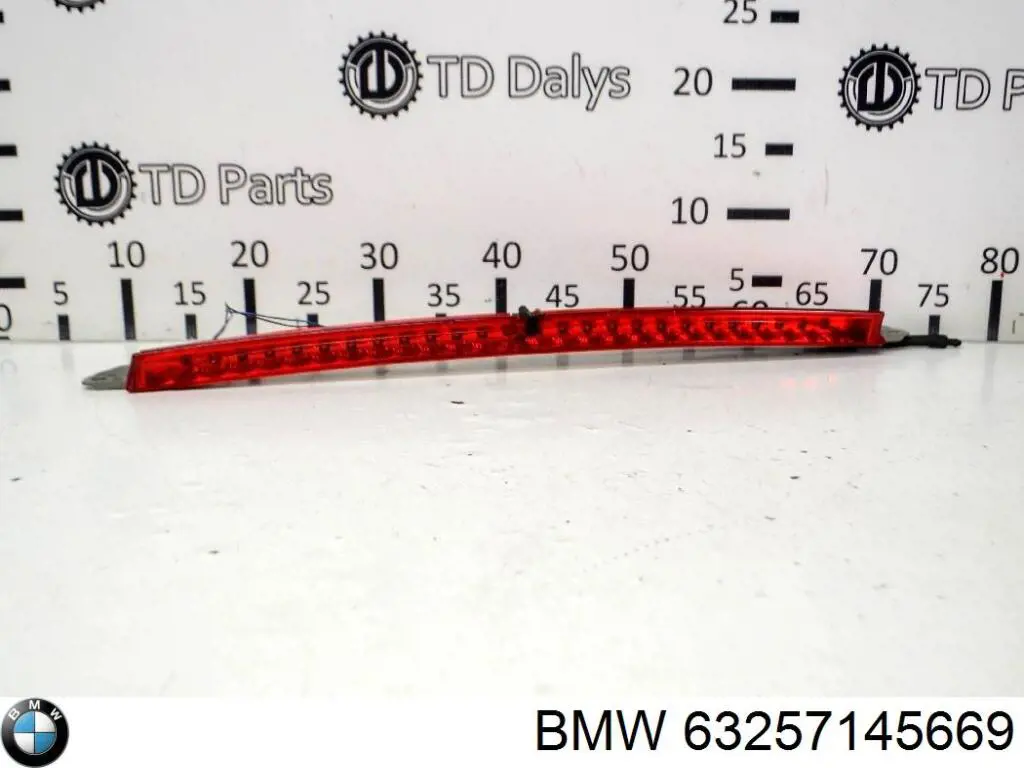 Стоп-сигнал BMW 63257145669 ціна, від 122.75 USD