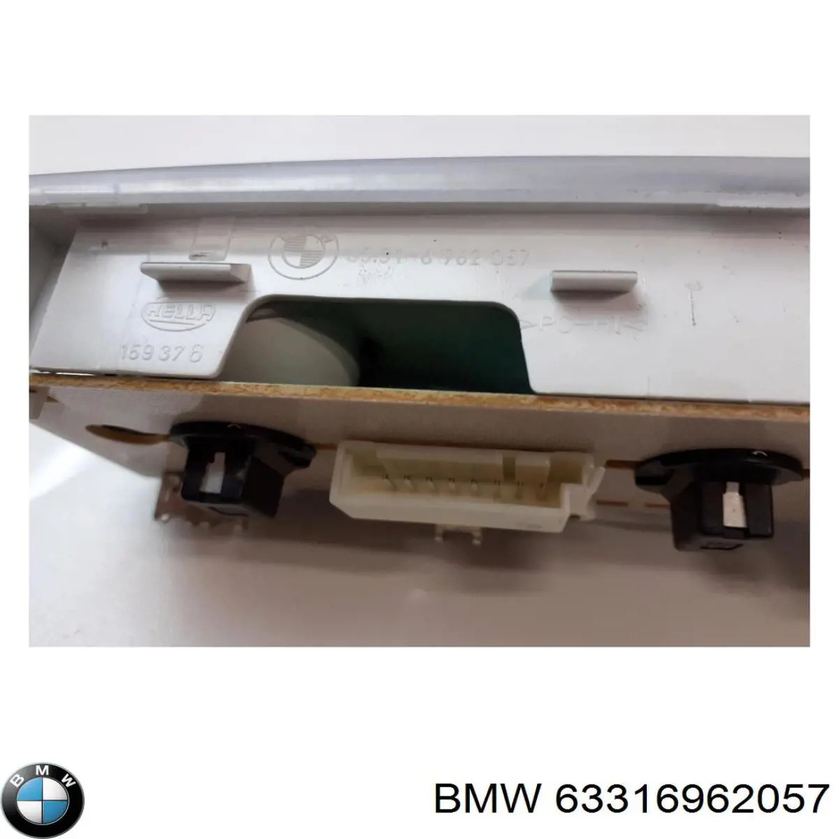 63316962057 BMW Плафон освітлення салону/кабіни, задній
