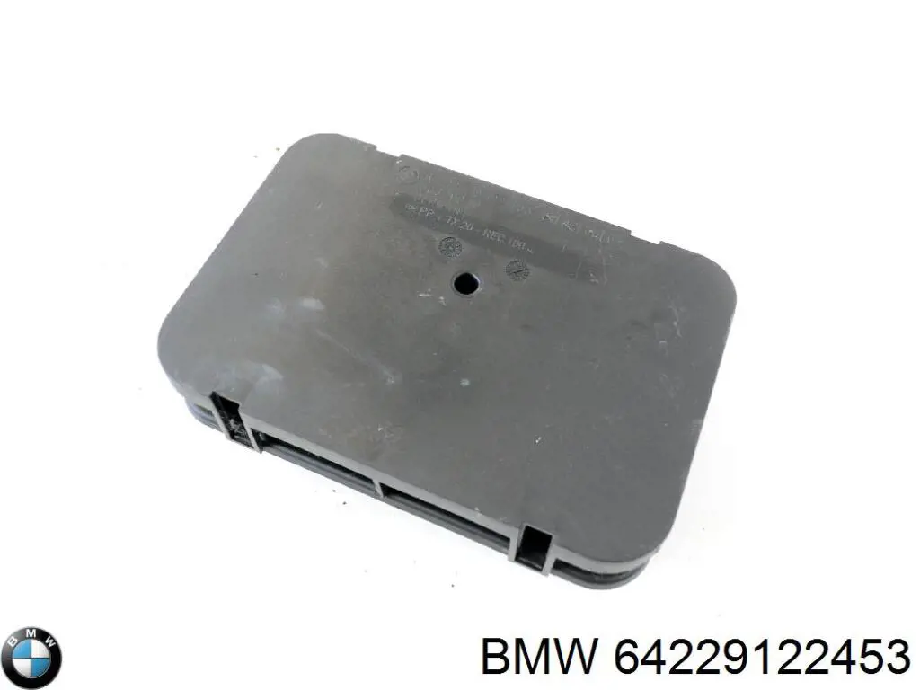 64229122453 BMW Решітка вентиляційна задня