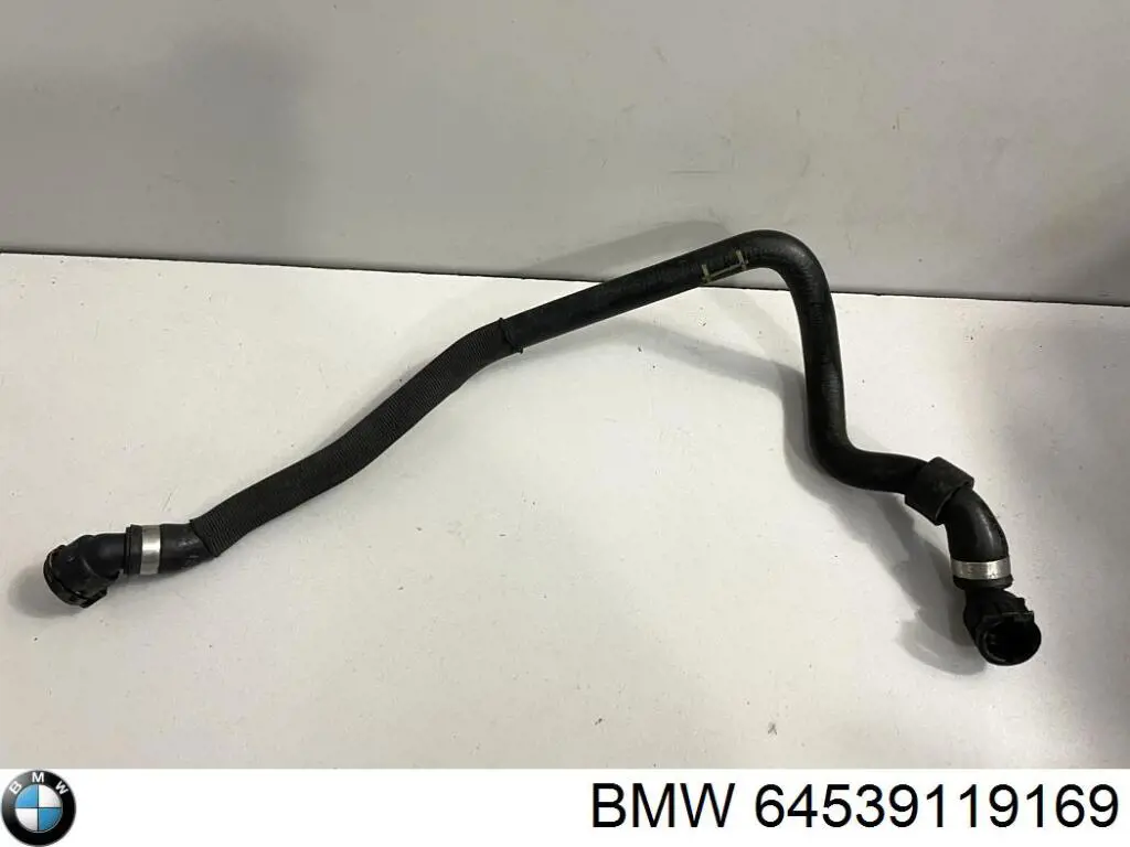 Патрубок системи охолодження BMW 64539119169