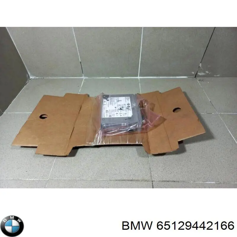 65125A339C1 BMW Магнітола (радіо AM/FM)