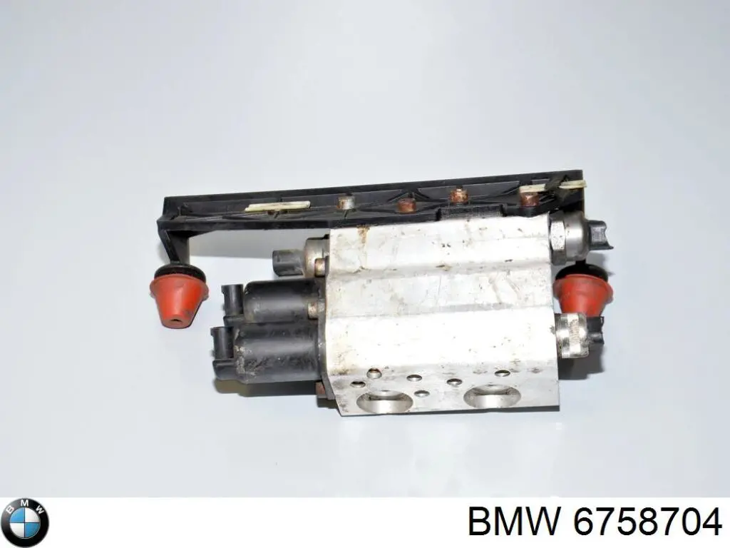 6758704 BMW Блок шинних кранів