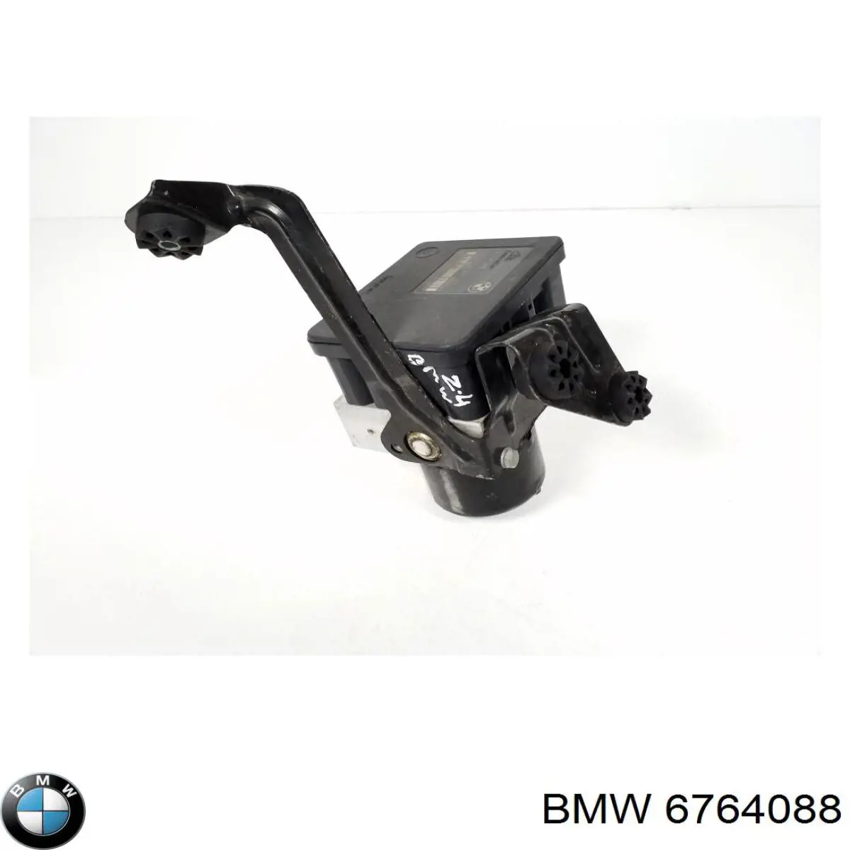6764088 BMW 