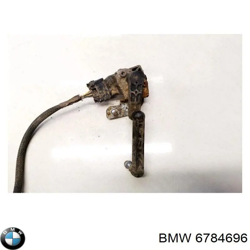 6784696 BMW Датчик рівня положення кузова, передній правий