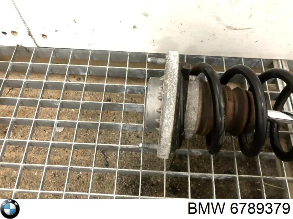 Купити 6789379 BMW Стійка амортизатора задня
