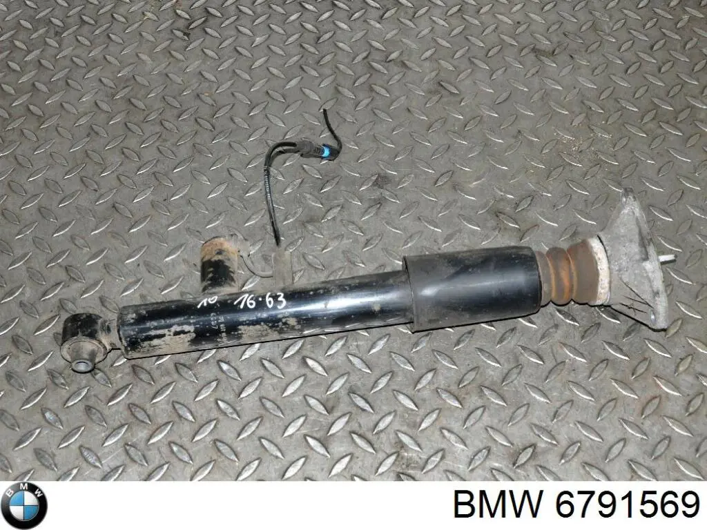 6791569 BMW Амортизатори задні