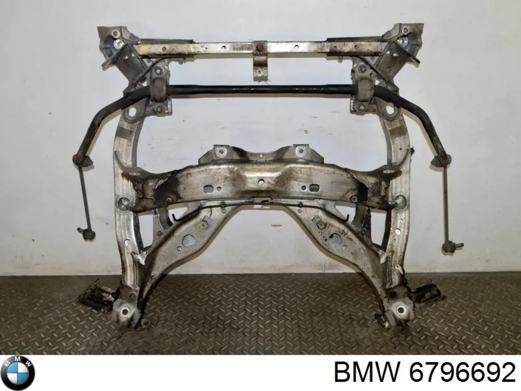 6796692 BMW Передня балка