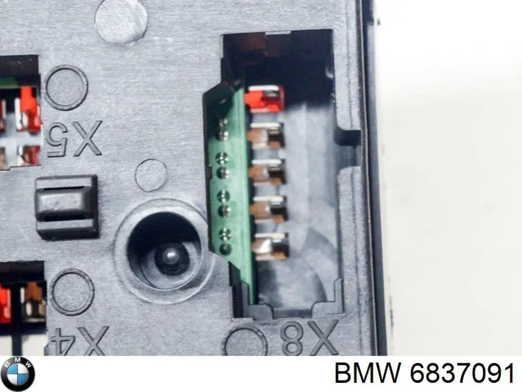 Купити 61146837091 BMW Блок запобіжників задній, салонний