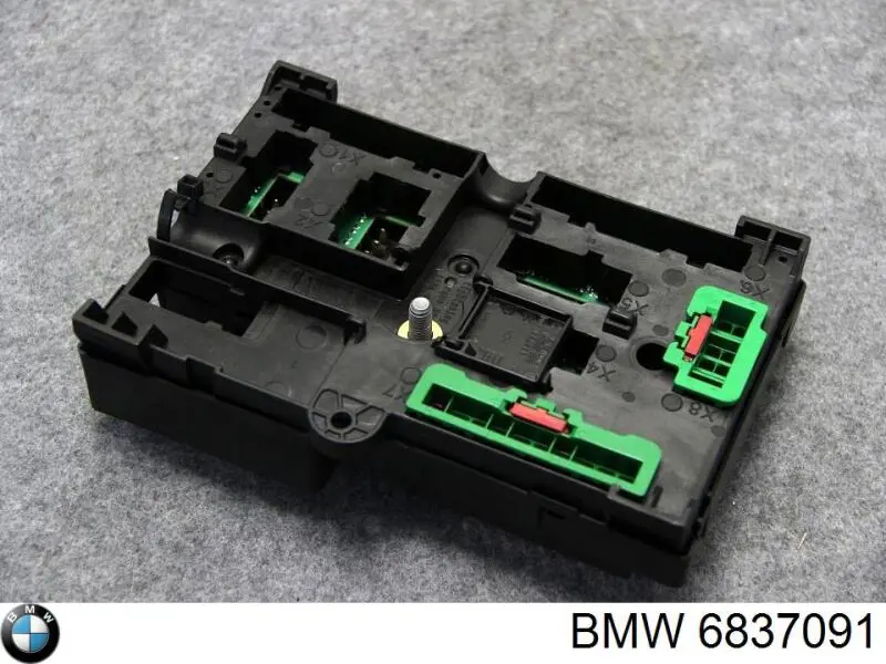 Блок запобіжників задній, салонний 61146837091 BMW