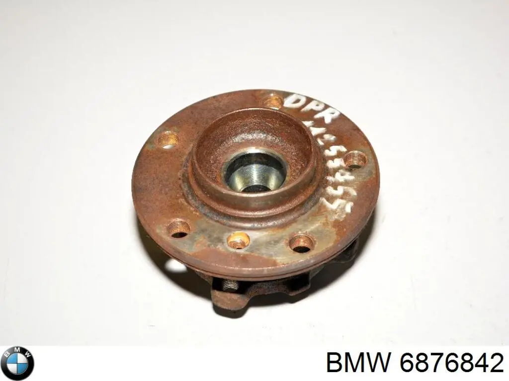 6876842 BMW 