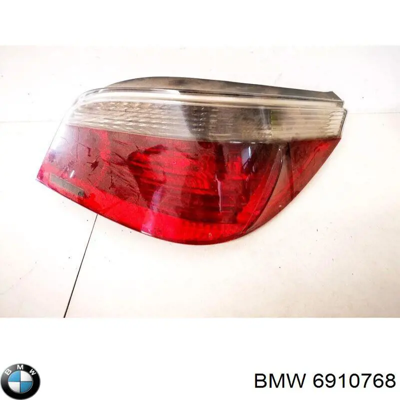 6910768 BMW Задній правий зовнішній ліхтар